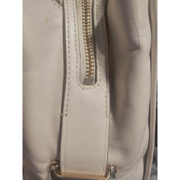 Coach Swagger - Picture 6 of 16